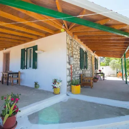 πέτρινο σπίτι Guest house Lazarata